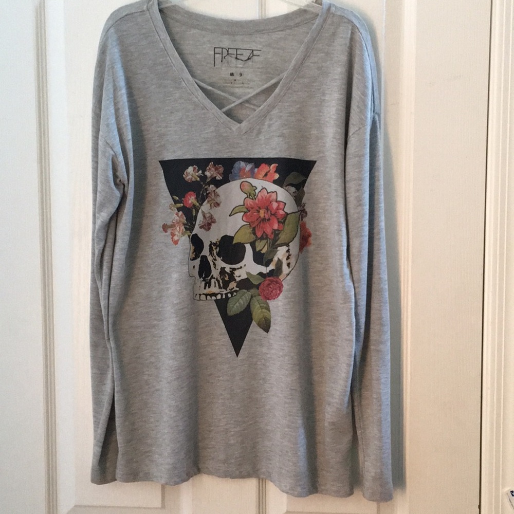 FINAL MARKDOWN Juniors Freeze Long-sleeved Top (M 7/9)